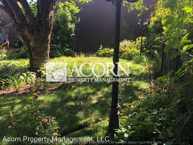 Foto del edificio - 1830 NW 23rd Pl