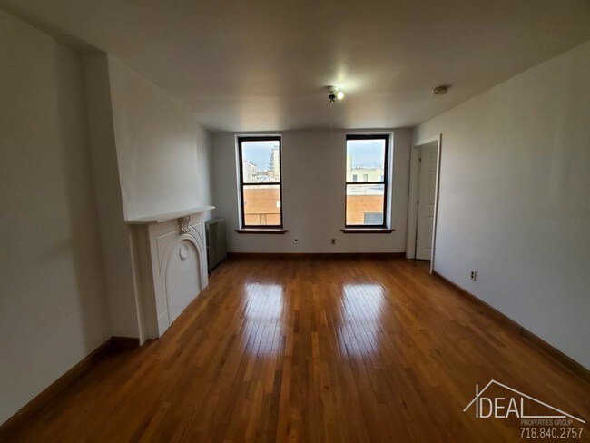 Foto del edificio - 1.5 bedroom in manhattan NY 11215