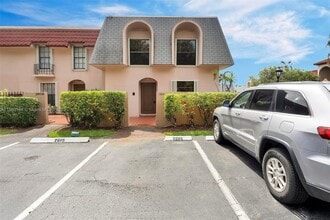 Building Photo - 2605 SW 73rd Way