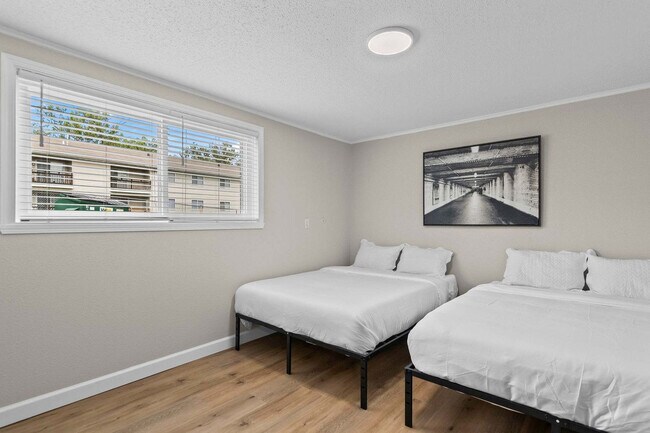 Foto del edificio - 2309 Cherry Hills Dr