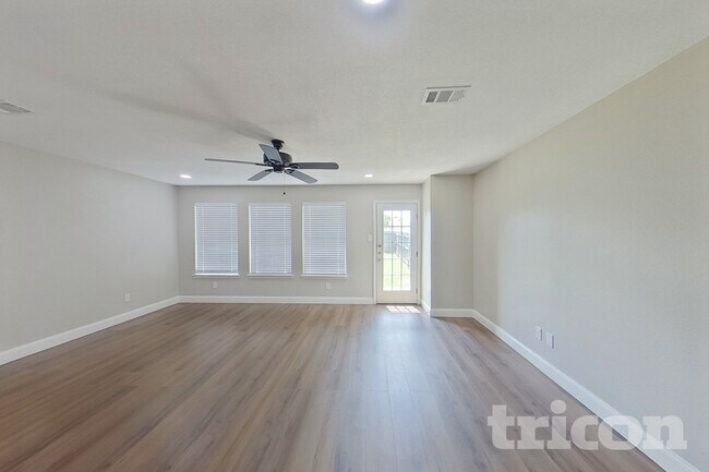 Building Photo - 2949 Monticello Ln