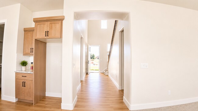 Foto del edificio - 5608 S Rosalia Wy