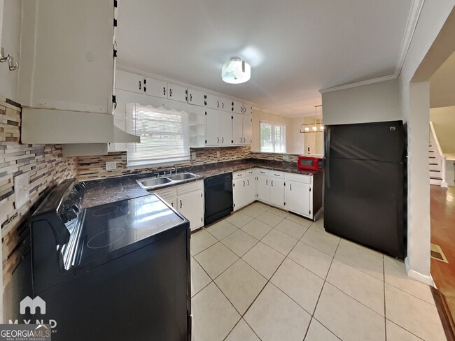 Building Photo - 5730 Deerfield Ln