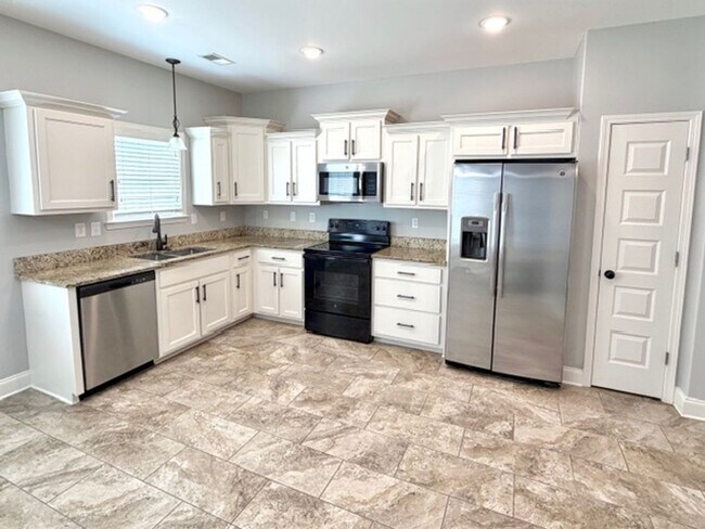 Building Photo - RiverstoneDrive5378