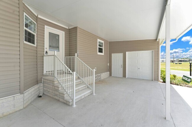 Foto del edificio - 3128 Walden Shores Blvd