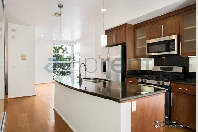 Foto del edificio - 1332 Powell St