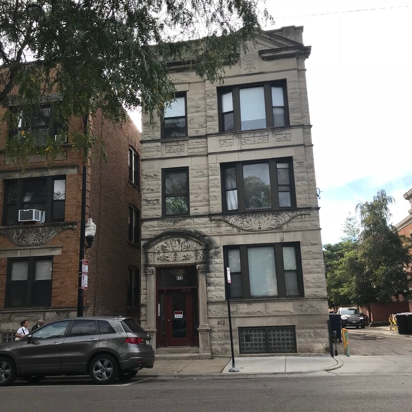 Building Front - 612 S Loomis St