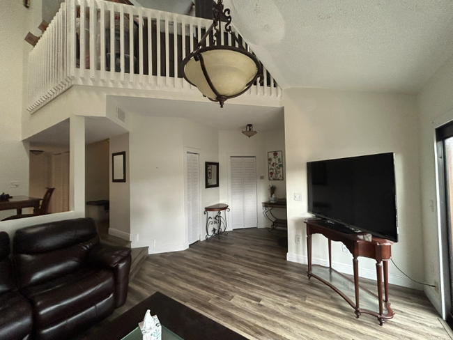 Building Photo - 4177 S Pine Island Rd