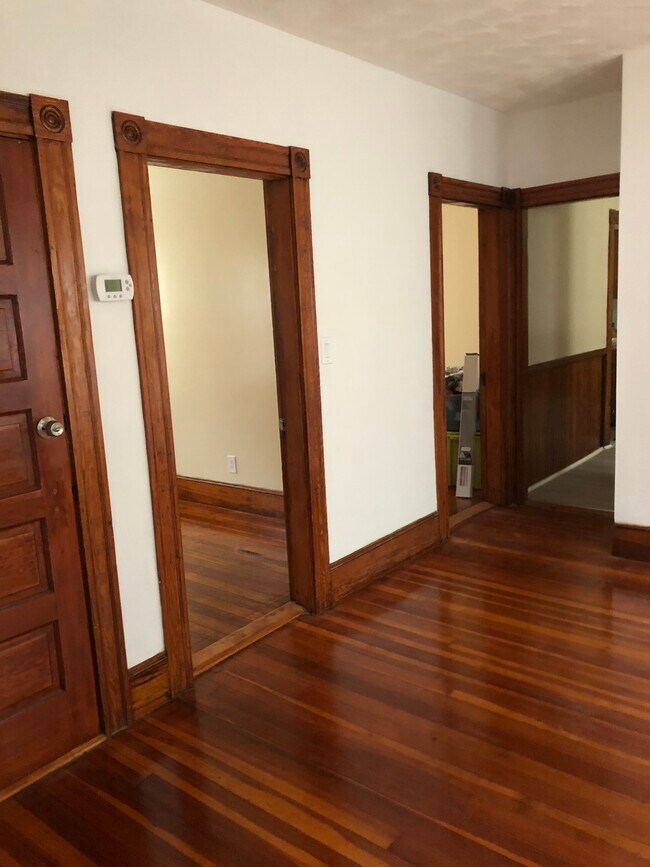 Building Photo - 161 Tenney St