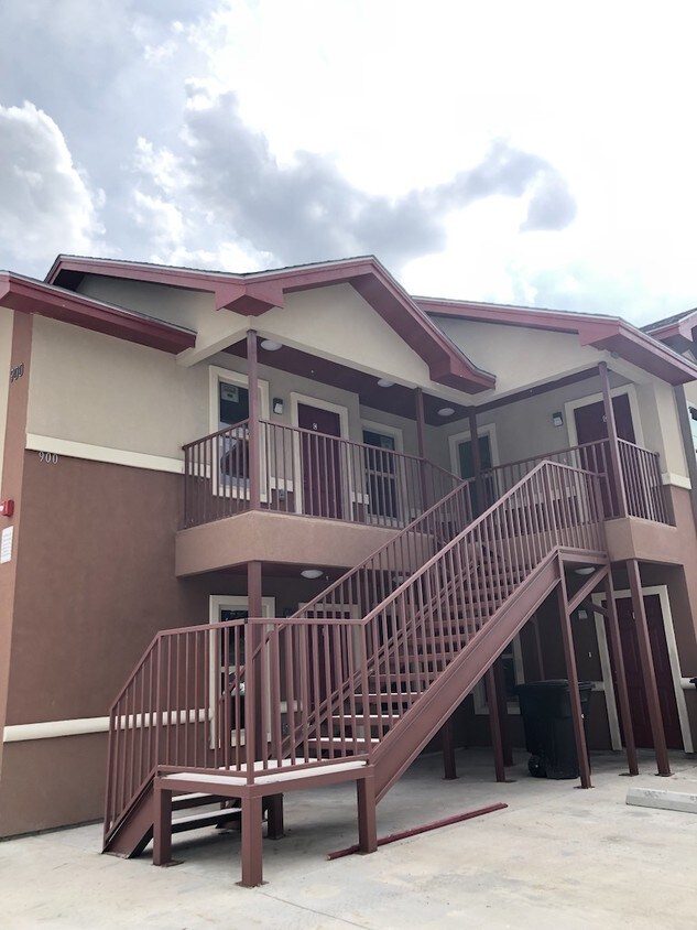 Foto principal - 900 S 15th St