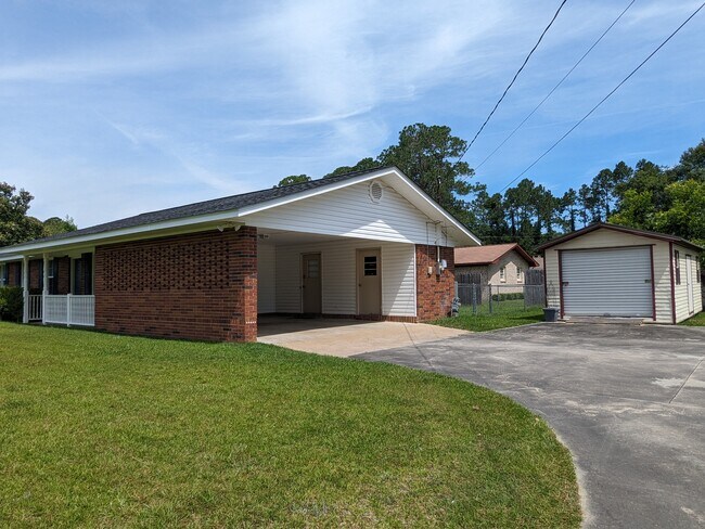 Building Photo - 804 Mixon Dr