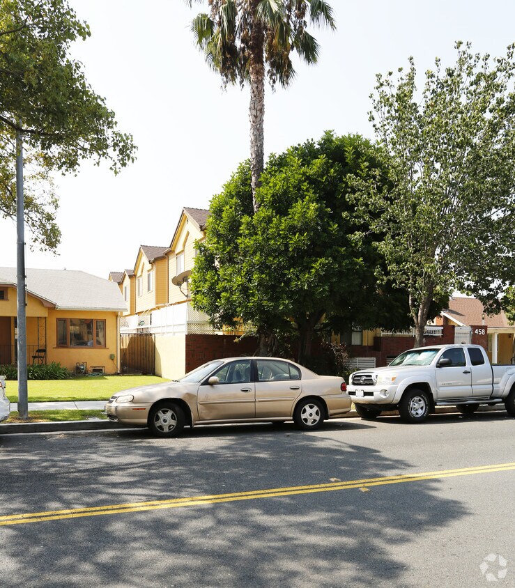Foto del edificio - 458 W Wilson Ave