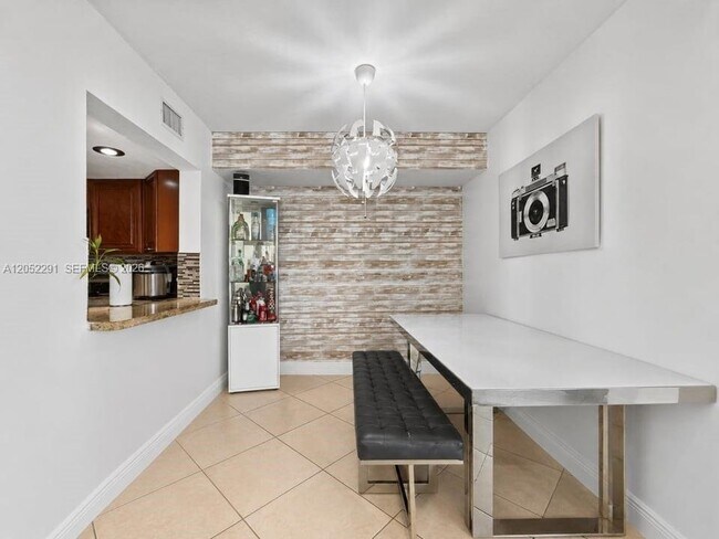 Foto del edificio - 2055 SW 122nd Ave