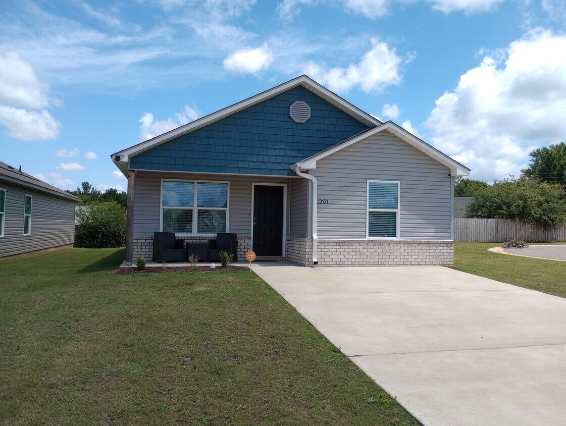 Very Nice 3 bed 2 bath Rental in Moundville House Rental in