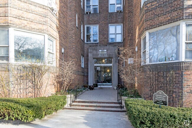 Entrance - 3810 Greystone Ave