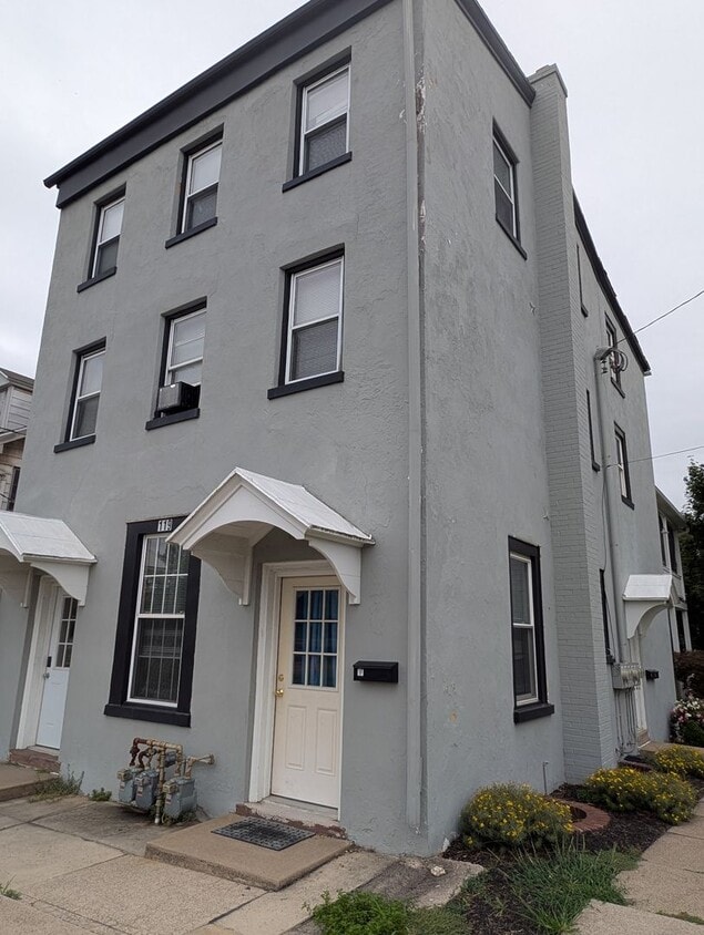Primary Photo - 119 S Furnace St