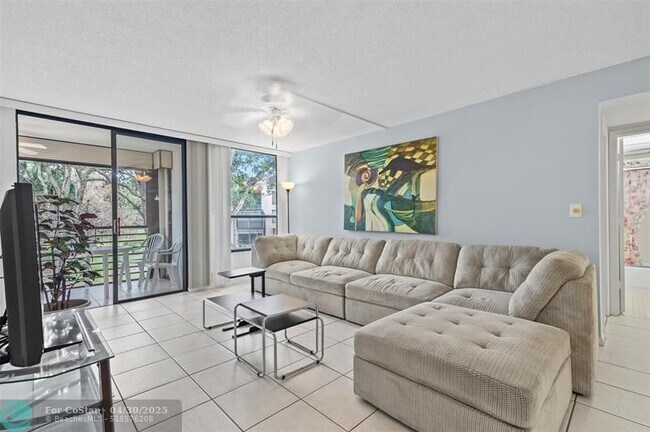 Foto del edificio - 6701 N University Dr