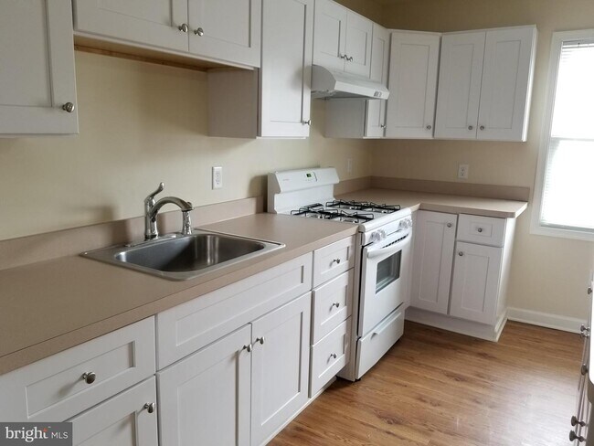 Building Photo - 5791 Main St