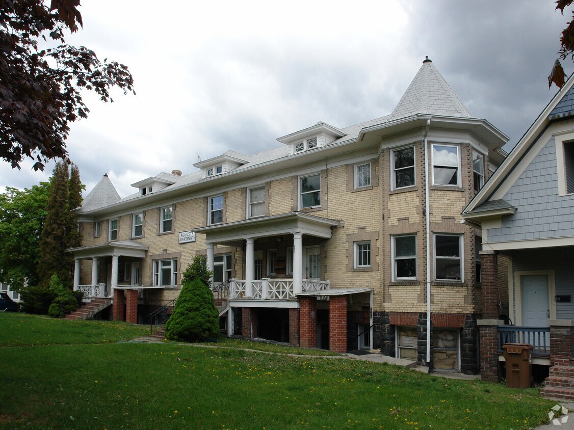 Building Photo - 630 W Augusta Ave