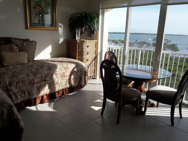 Building Photo - 24 Harbour Isle Dr W