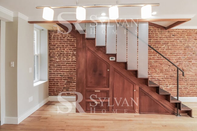 Building Photo - Enjoy living the good life in this 2 bedro...