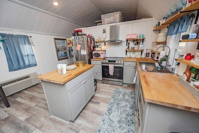 Foto del edificio - 203 New Town St