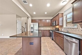 Building Photo - 808 Middle Creek Dr