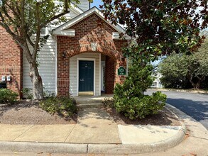 Building Photo - 925 Dorchester Pl