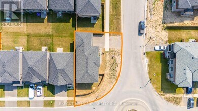 Building Photo - 183 Longboat Run W