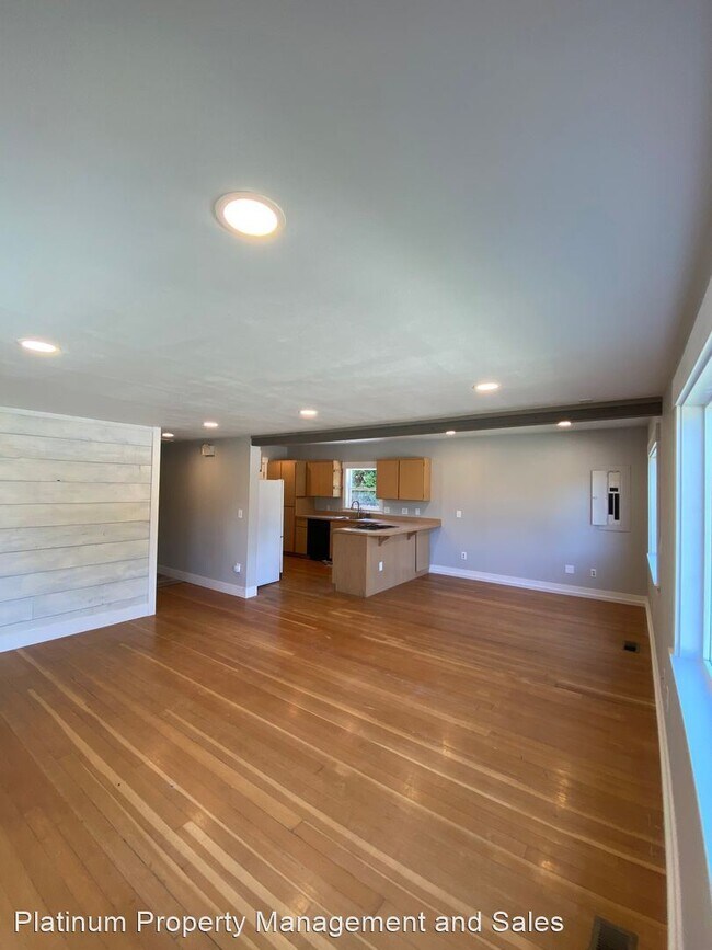 Foto del edificio - 3 br, 2 bath House - 1215 Cherry Street