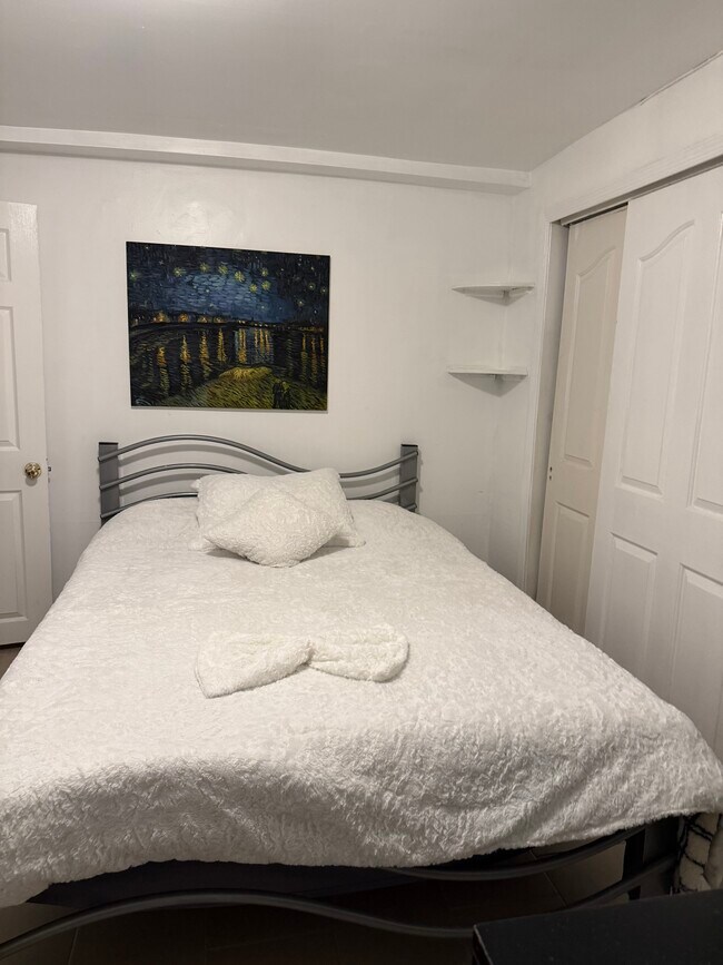 Foto del edificio - 358 Victory Blvd