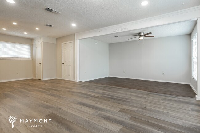 Foto del edificio - 441 NW Jayellen Ave