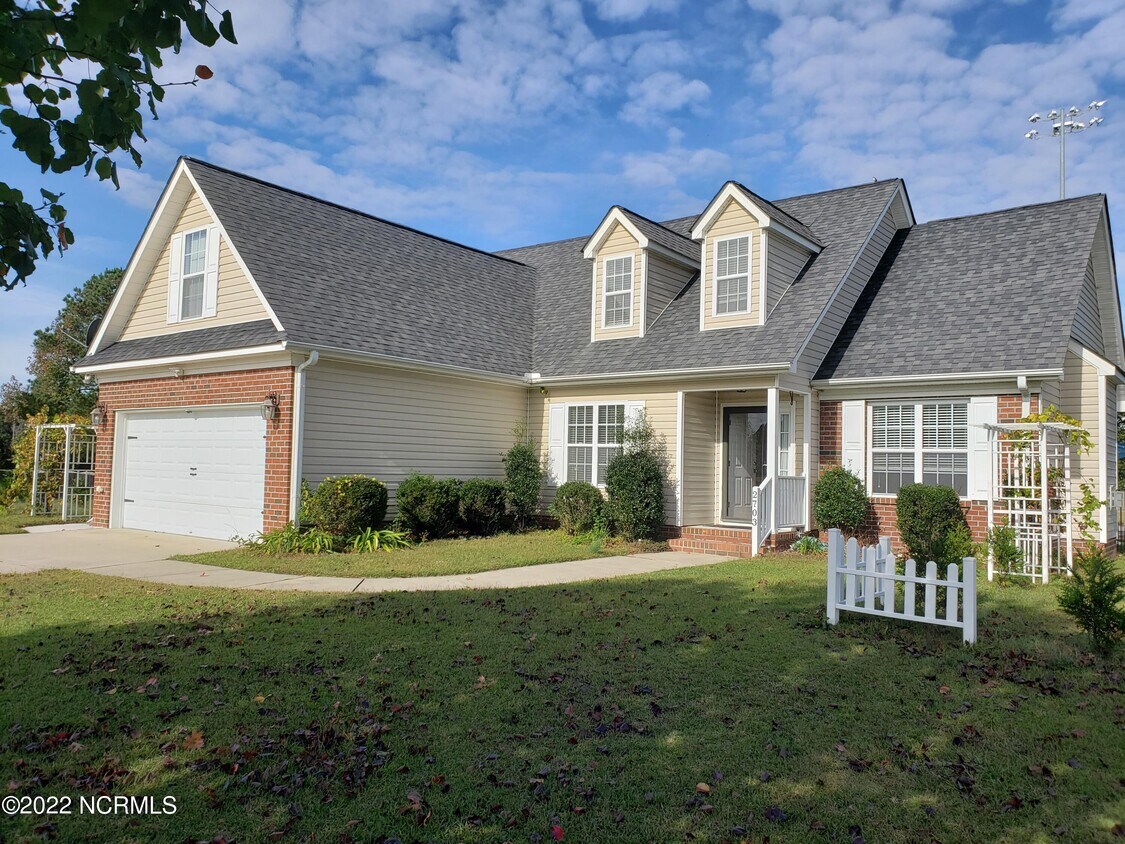 Foto principal - 2703 Gregory Ct
