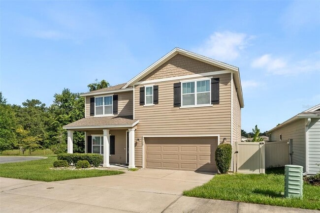 Building Photo - 8008 SW 62nd Ct