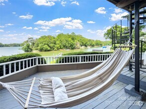 Building Photo - 9808 Emerald Point Dr