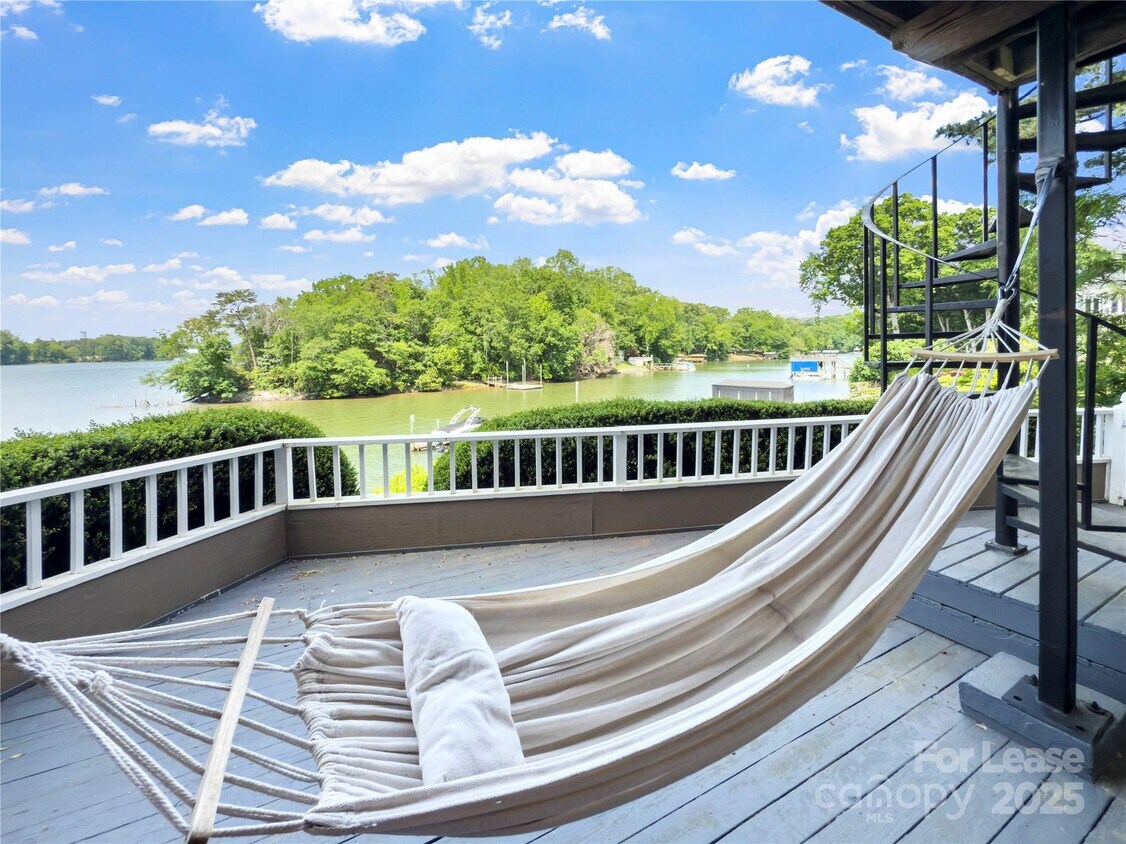 Foto principal - 9808 Emerald Point Dr