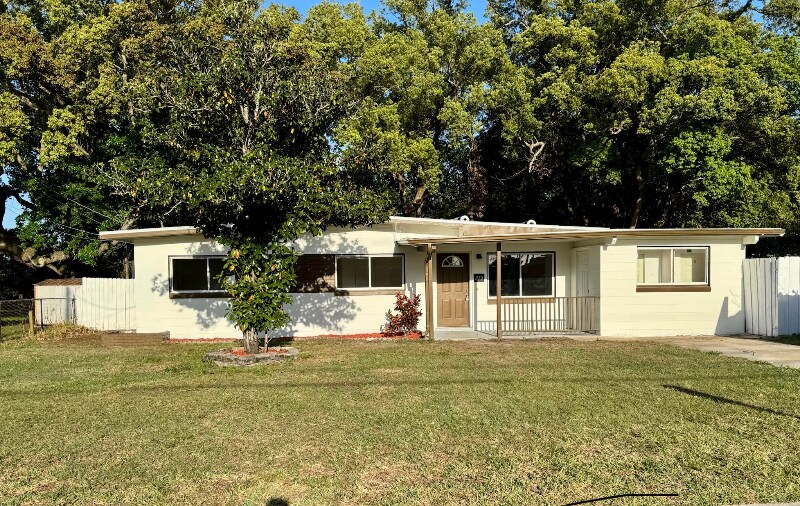 Foto principal - 275 N Hilltop Dr