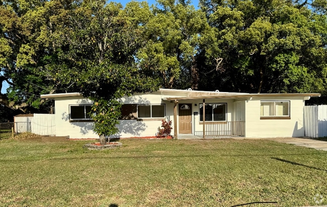 Building Photo - 275 N Hilltop Dr