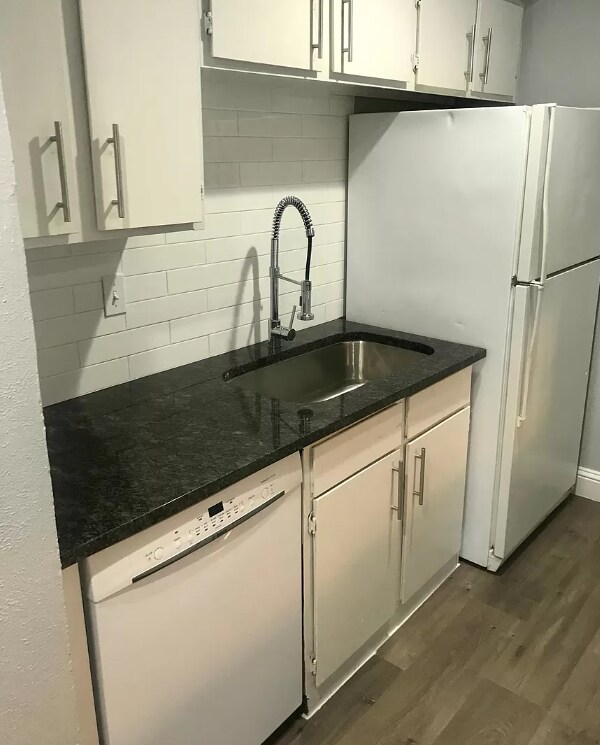 Foto del edificio - 8110 Skillman St