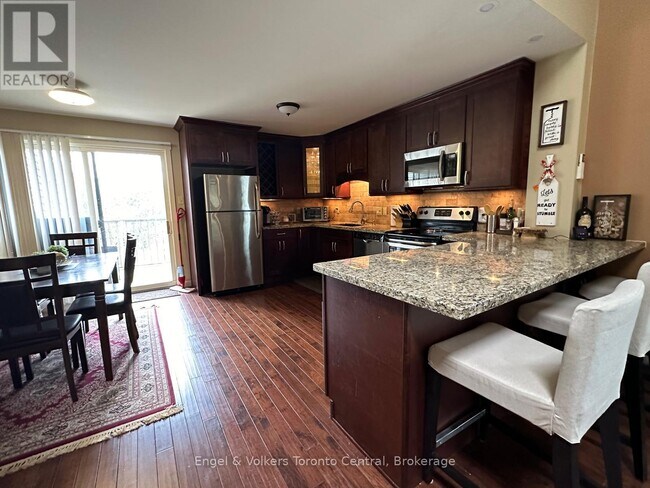 Building Photo - 200 Escarpment Crescent