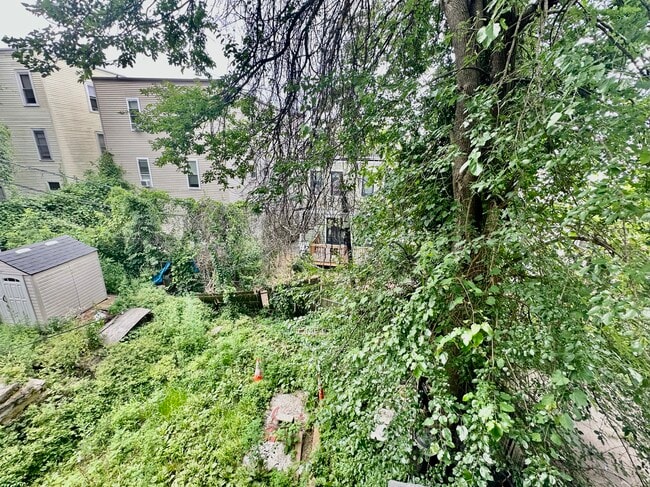 Building Photo - 5 Sachem St