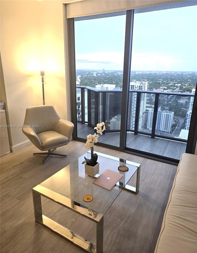 Foto del edificio - 55 SW 9th St