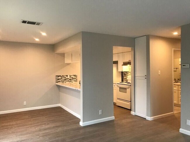 Building Photo - 1806 Chinquapin Ct