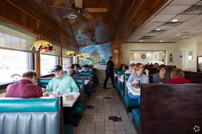 Bellevue Cafe is an enjoyable spot for lunch and more in Rotterdam.