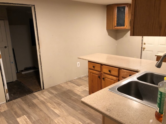 Building Photo - 502 Lucy St