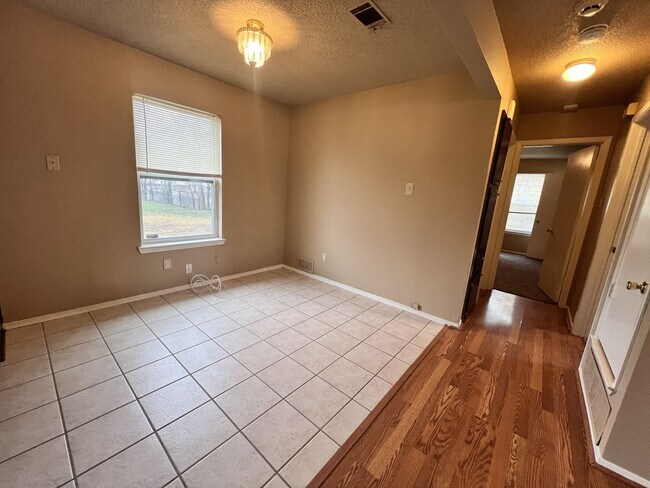 Foto del edificio - Great 3 bedroom in Killeen with washer and dryer connections and brand new carpet.