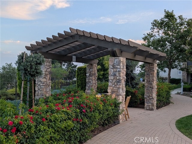 Foto del edificio - 86 Meridian Dr