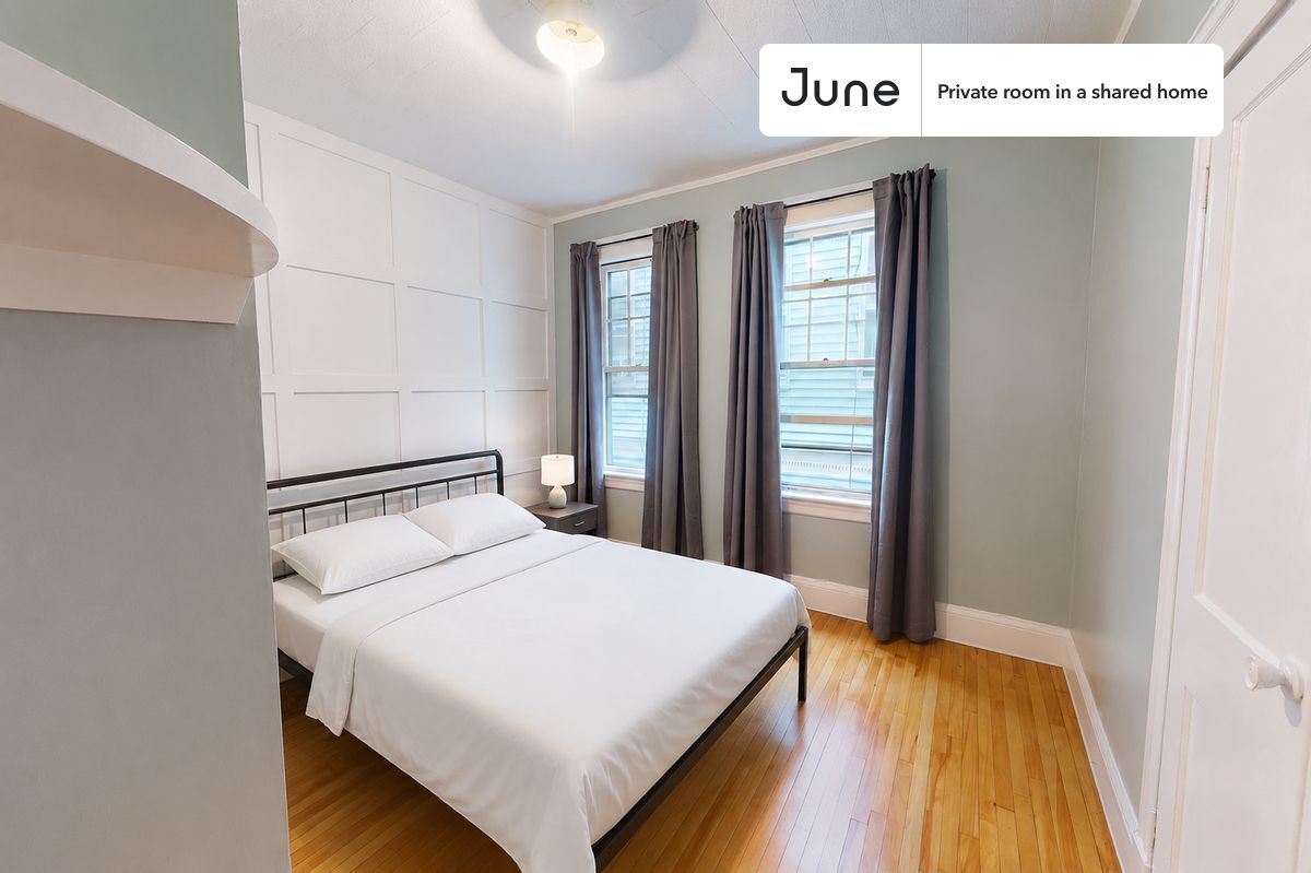 Room in Shared 4 bed/1 bath home in Dorchester Center - Room in Shared 4 bed/1 bath home in Dorchester Center