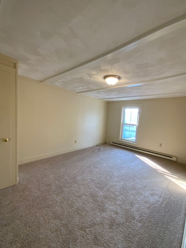 Building Photo - 37 Railroad Ave