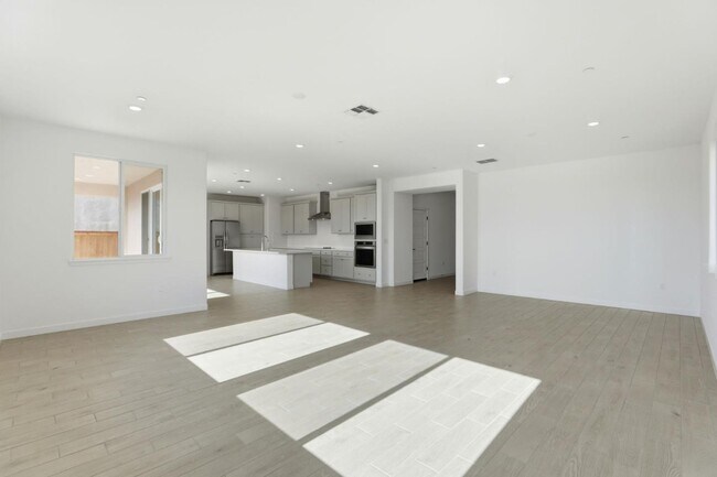 Building Photo - 3730 Benicia Ave